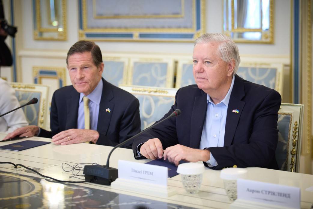  Ричард Блументал и Линдзи Греъм 